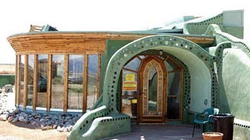 Lebensraum earthship