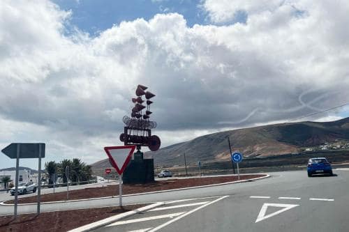 Lanzarote_Cesar-Manrique_Kreisverkehr-Skulptur_Foto_unlimitedmedia